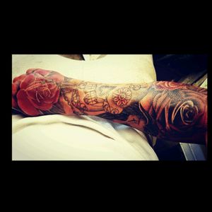 #roses #rose #blackandgrey #colour #dayofthedead #skull #skulltattoo #rosetattoo #rosarybeads #sleeve #hand #forearm #forearmtattoo