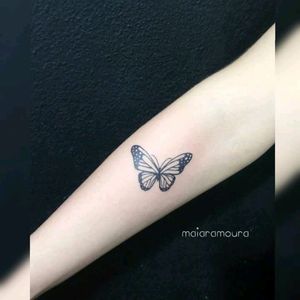 #maiaramoura #tatuadora #tatuadoresbrasileiros #studio #blacktattoo #blacktattooart. #tattooartist #artist #borboleta #butterflytattoo