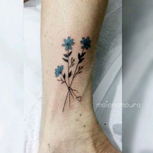 #flower #flowers #maiaramoura #tattooart #tattooartist #tatuadora #tatuadorasbrasileiras #tatuadoresbrasileiros #tattoodelicada #tatuagem #tatuagemfeminina #studio #blacktattoo #fineline #finelinetattoo #color