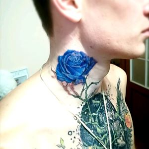 #tattooart #tattooartist #tattooodessa #graphic #graphictattoo #neck #colourtattoo #colorful #rosesdrawing #RoseTattoos #roseart #inkart #inkedboy #ink #odessa #veter #vetertattoo #slavaveter