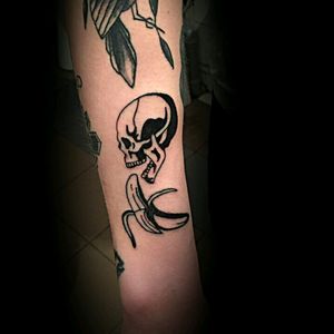 Skull and banana)) fun))#skull #skulltattoo #skullonskin 💫 #tattoo #tattoos #tat #ink #inked #tattooed #tattoist #coverup #art #design #instaart #instagood #sleevetattoo #handtattoo #chesttattoo #photooftheday #tatted #instatattoo #bodyart #tatts #tats #amazingink #tattedup #inkedup #ta2 #tattooart #tattooartist #tattooodessa #veter #vetertattoo #slavaveter #inkart #inked #tattooart #tattooartist #inkedodessa #odessa #skinart #tattoosketch