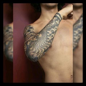 Full sleeve on Elia 🏴  #dotwork #dotworktattoo #tattoo #tattoos #tattooing #tattooitalia #thesymtattoo INSTAGRAM ➡ the_sym_tattoo 🏴