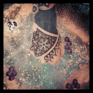 Geometric hand for Lara 🏴  #dotwork #dotworktattoo #tattoo #tattoos #tattooing #tattooitalia
