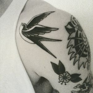#swallow #TraditionalAmerican #traditionalTattoo #Traditional #OldSchool #ink