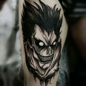 Ryuk (Death Note) Tatuaje hecho por Leticia Leopard