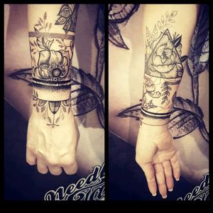 Done by Marieke Bouwman - Resident Artist #tat #tatt #tattoo #tattoos #tattooart #tattooartist #dotwork #dotworktattoo #flower #flowertattoo #blackandgrey #blackandgreytattoo #beautifultattoo #ink #inked #inkedup #inklife #armtattoo #art