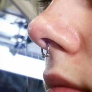 Пирсинг носа - Септум. Прокол носа выполнен под местной анестезией. Украшение для пирсинга - циркуляр из хирургической стали 316L. Студия художественой татуировки и пирсинга Evolution. www.evotattoo.ru. Тел./WhatsApp: 8(925)5143553. #piercing #piercings #septum #circular #piercing_septum #nose_piercing #пирсинг #пирсинг_носа #кольцо_для_пирсинга_носа #септум #пирсинг_септум #сделать_пирсинг #прокол_носа #проколоть_нос #пирсинг_москва @tat2atom