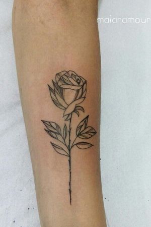 #tatuadora Maiara Moura #roses #rosas #rosa #tattoorose #blackwork #fineline #tattooartist #tatuadoresdobrasil #tattooed 