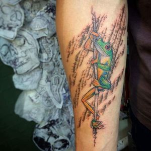 Done by Daan v/d Dobbelsteen - Resident Artist #tat #tatt #tattoo #tattooart #tattooartist #color #colortattoo #frogtattoo #sketchtattoo #beautifultattoo #ink #inked #inkedup #inklife #art 