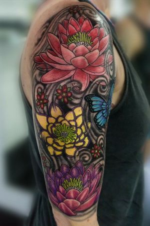 Floreal Color Tattoo#colortattoo #color #flowerstattoo #flower #tattoooftheday #phuket #thailand #thailandtattoo 