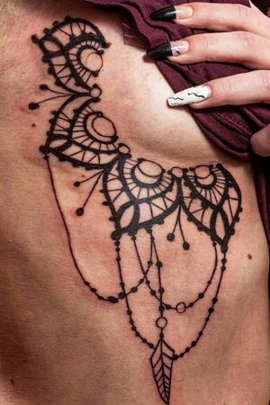 #ornament #ornamentaltattoo #breast #bratislava #slovakia #tattooartist #black #lines #intenzetattooink #blacksumi #tattoo #tattooart 
