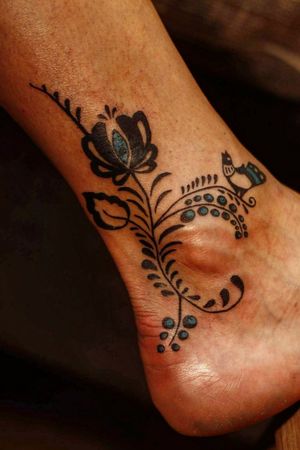 #ornamentaltattoo #ornament #slovakianfolk #lineart #slovakia #bratislava #lovethis #tattooart #tattoo#tattooartist 