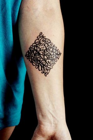 #calligraphytattoo #calligraphy #selftattooing #line #black #lines #intenzetattooink #blacksumi #bratislava #slovakia #tattooartist #tattoo 