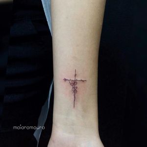 Instagram @maiaramouratattoo #tattooartist #tatuadorasbrasileiras #tatuadoresbrasileiros #tatuagem #tattoofeminina #tattoodesigns #delicate 