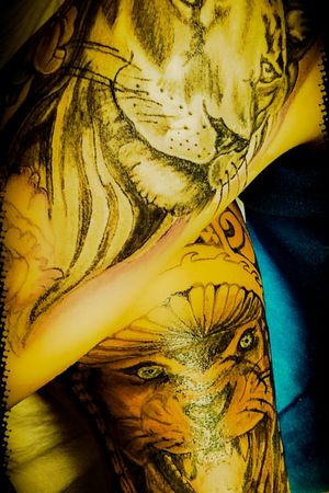 #löwe #verewigt #familie #frau #mann #maori #unique instatattoo #tattooist #tattooed #inked #ink #tattoo #tattoos #tatted #coverup #amazingink #bodyart #tattedup #inkedup #tats #tattootuesday #tattooartist #bodymods #bodymod #tattooing #newtattoo #fullsleeves #chesttattoo #colortattoo #beautifulink