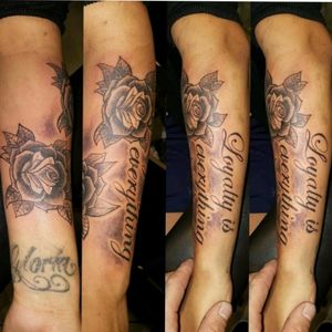 American traditional roses lettering 