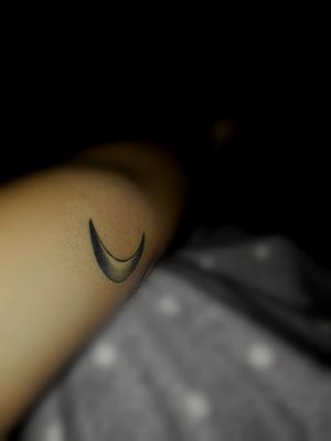 My first tattoo 🌙#moon#firsttatoo