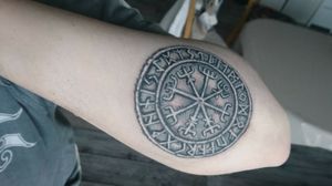 Vegvisir. Viking compass.Picture taken day after getting it done. Got it done sometime around April 2017.
