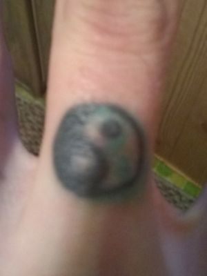 Yin yang middle finger