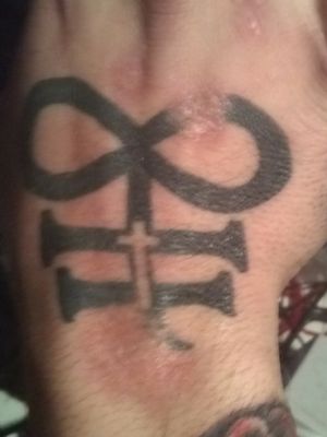Right hand Leviathan cross 