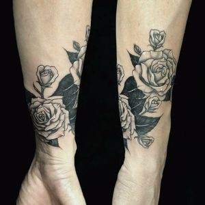 Cover up #tattoo #rosetatto #coverup #inkedgirl #blackink #rosestatto #coveruptattoo #flower #blackandgrey #inked #tattoos #tattoobrazil #rose 