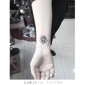 🌸 LotusInstagram: @karincatattoo #lotus #tattoo #tattoos #tattoodesign #tattooartist #tattooer #tattoostudio #tattoolove #tattooart #istanbul #turkey #dövme #dövmeci #design #small #minimalism