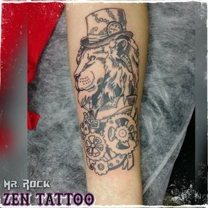 Zen Tattoo - Lion. #lion #zentattoo #mrrock #oblogdozen #tattoo #tatouage #tatuagem #tatuaje #tatuaggio #instattoo #inklovers #inklife #tattoolife #tattoolovers #taquaritinga #taqua 