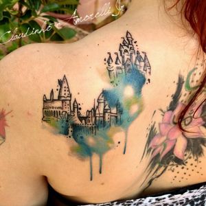 Hogwarts e Disney #tattoo #disney #hogwarts #harrypotter #tatuagem #aquarela #watercolor #watercolortattoos #sketch 