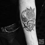 #tattooartist #tattoooftheday #skulltatoo #skullt #rose #rosetattoo #dot #dotwork #dotworktattoo #blackwork #tattooïne 