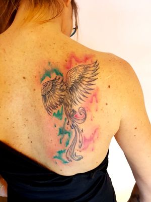 #fenice #phoenix #phoenixtattoo #tattoo #ink #inkedgirls #inked #blackandgreytattoo #bw #tattooed #watercolortattoo #watercolor #colored #coloredtattoo #watercolorart