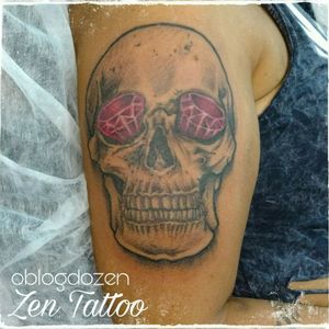 Zen Tattoo - Caveira com Diamantes.#zentattoo #mrrock #oblogdozen #taquaritinga #taqua #tattoo #tatuagem #tatuaje #caveira #skull #inked #inklovers #instattoo #facetattoo #eletricink #everlastcolors #diamantes #diamonds