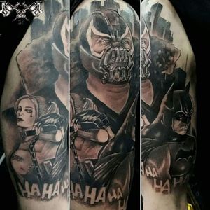 Start of this Batman sleeve for Matt. Bane has almost heeled but Harley and Batman are fresh. This epic idea by Matt has been a great piece to work on so far. 2 sittings in to this piece. We look forward to completing this sleeve in full within the next 4 weeks. info@ncproductions.co.ukTel: 0203 8374908www.nextchaptertattoo.com#batman #batmantattoo #harleyquinntattoo #BaneTattoo #BlackandGreyTattoo #Morden #London #newtattoo #SleeveTattoo #CustomTattoo #BoyswithTattoos #Menwithtattoos #thebesttattooartists 
