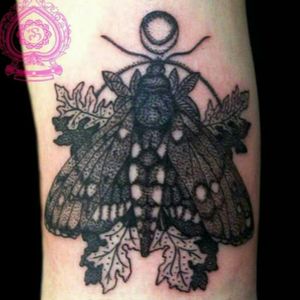 #tattoomística #moth #mariposa #luaminguante #pontilhismo