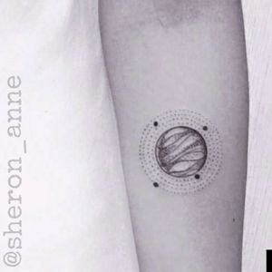 #planettattoo #circles #circletattoo #fineline #finelinetattoo #dotworktattoo #sheronanne #braziliantattooartist