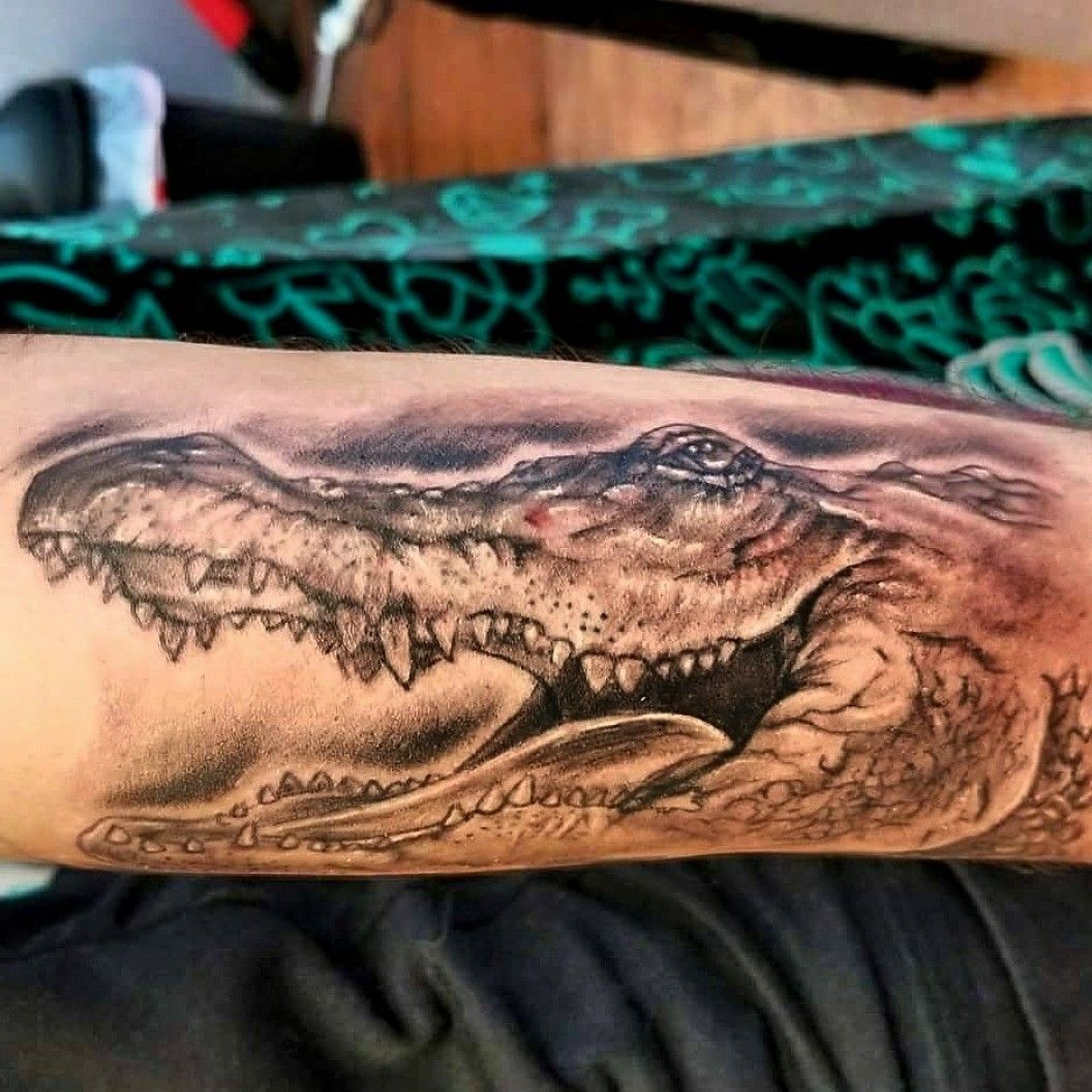 Tattoo artist Emersson Pabon  iNKPPL  Crocodile tattoo Alligator tattoo  Lion tattoo sleeves