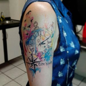 Relógio com bússola em aquarela #watercolortattoo #watercolor#aquarela #tatuagem #tattoo #tattoartist#thiagoogam #clock #compass #artcrew #inspirationtatto #tattoo2me #equilattera #tguest 