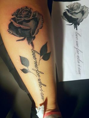 A real beutiful rose done for my sister. Love her #rose #roses #rosa #rosetattoo #love #realistic #blackandgrey 
