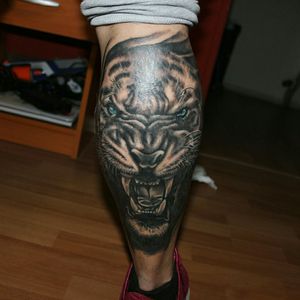 Primer tigre que hago #allkarima #tattooartist #tattoo #blackandgrey #tigretattoo 