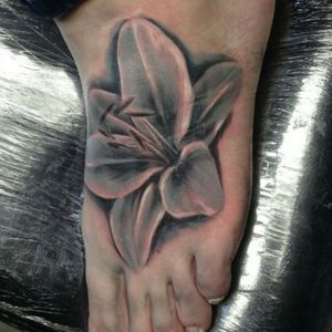 Lili#flowerstattoo #tattoo#girltat#blackandgrey