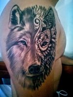 #geometrictattoo #geometricfolf #realistwolf #wolf #wolftattoo #wolfhead #blueeyes #animaltattoo #animalrealist #Tattoarm #animals 
