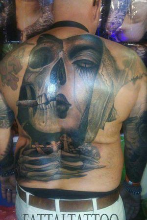 #tattooespalda #tattooenproceso #tattooskull #tattooroses #blackandgreytattoo 