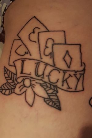 Old skool cards, banner and flowers. Only my second tattoo, can already see progress #oldskool #outline #tattooapprentice 
