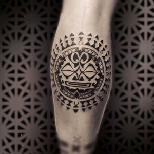 INSTAGRAM ➡️ ths_sym_tattoo 🏴 #tattoo #tatau #tribal #tribalsun #tribalmask #tribaltattoo #moderntribal #tattoolife #tattooart #tattoolove #tattoitalia #thesymtattoo