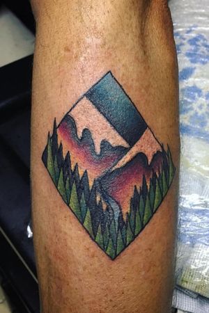 • ⛰️ •#mountaintattoo #mountain #geometrictattoo #geometry #geometric #tattoo #tattoos #tattooaprentice #tattooing