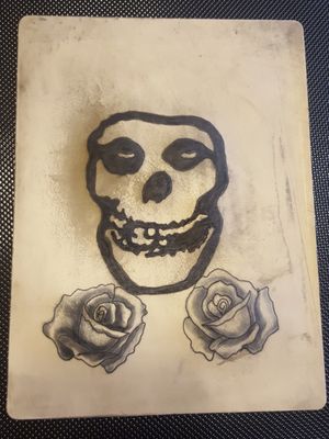 Beginner piece. #misfits #skull #roses 