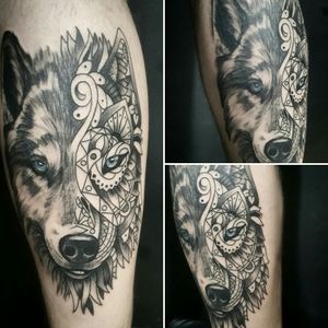 Wolf#tattoo #tatuagem #tatuaje #inked #wolf #realism #realismtattoo #tatuagemrealista #dots #mandalas #mandalatattoo 