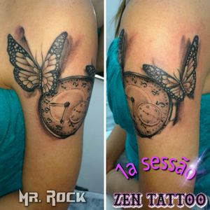 Primeira sessão. #zentattoo #mrrock #oblogdozen #tattoo #tatuagem #tatuaje #tatouaje #tatuaggio #relogio #clock #borboleta #butterfly #brancoepreto #blackandwhite #grey #3d #inklovers #inklife #tattoolovers #tattoolife #instattoo 
