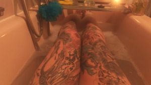 #me #Bad #bath #wanne #tattoo #tattoos #tattooedgirl #tattooartist #tattooedwoman#tattoo #follower #cheyene #black #follower #inkgirl #inked #farbe#bunt #frau #inkgirl #inked#tattooedwoman #intenzpride #cheyenehawk #eternal #dreamtattoo #mindblowing #mone1971 #germantattooers #beautifulink #instatattoo #black#cheyene 
