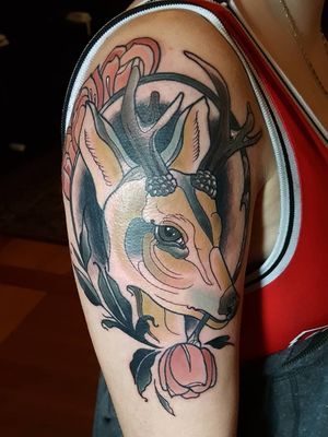Neo-traditional deer and roses tattoo. #neotraditional #neotraditionaltattoo #neotrad #deertattoo #deer #uktta #UKtattooer #scotlandtattoo 