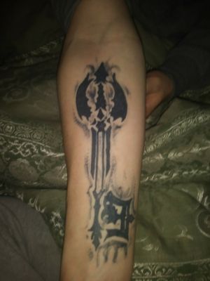 Oblivion Keyblade... Done by Congo Inking. (Can look him up via facebook)